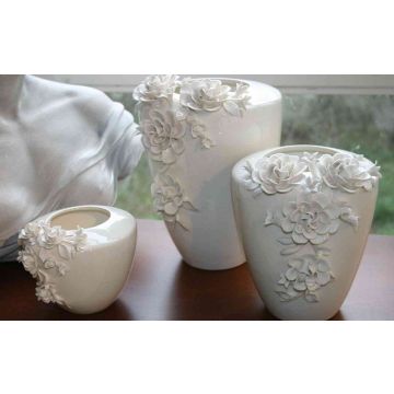 Vaso di fiori in ceramica ANANDA con ornamento di rosa, 21cm