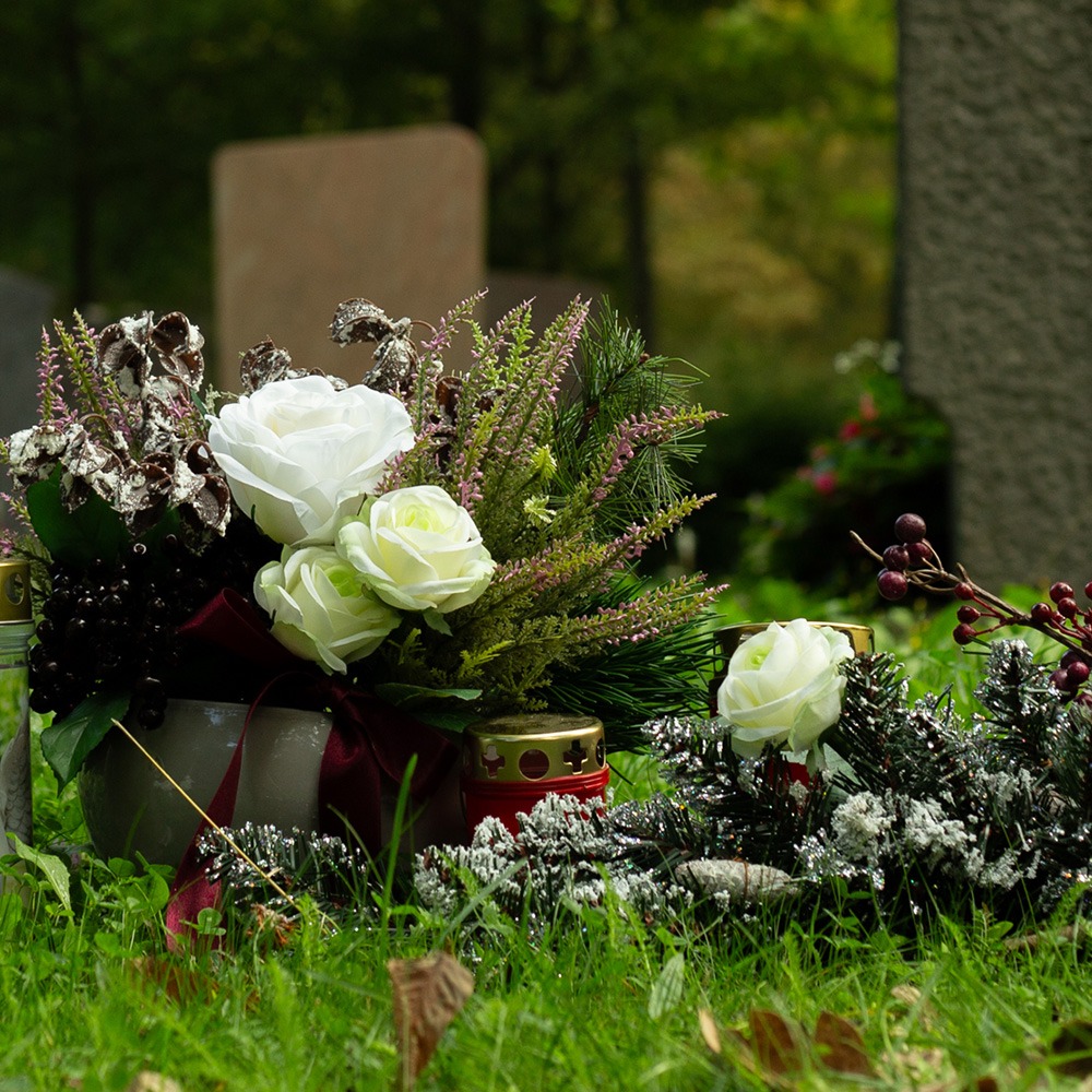 Fiori artificiali per Ognissanti