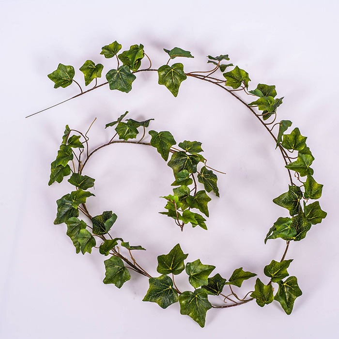 Ghirlande di piante finte