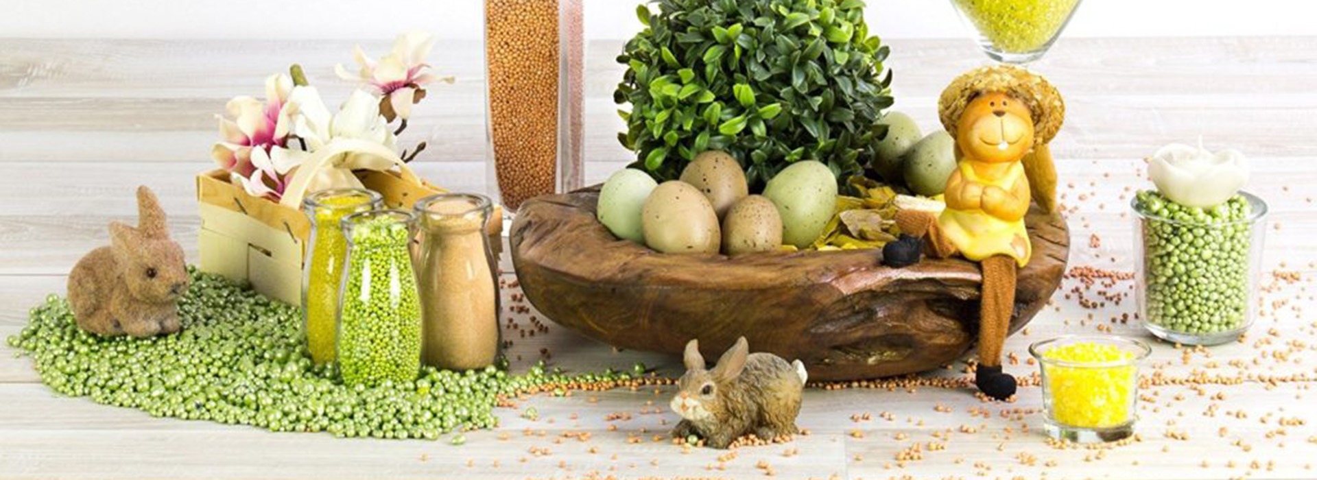 Tutto per le decorazioni della tavola di Pasqua