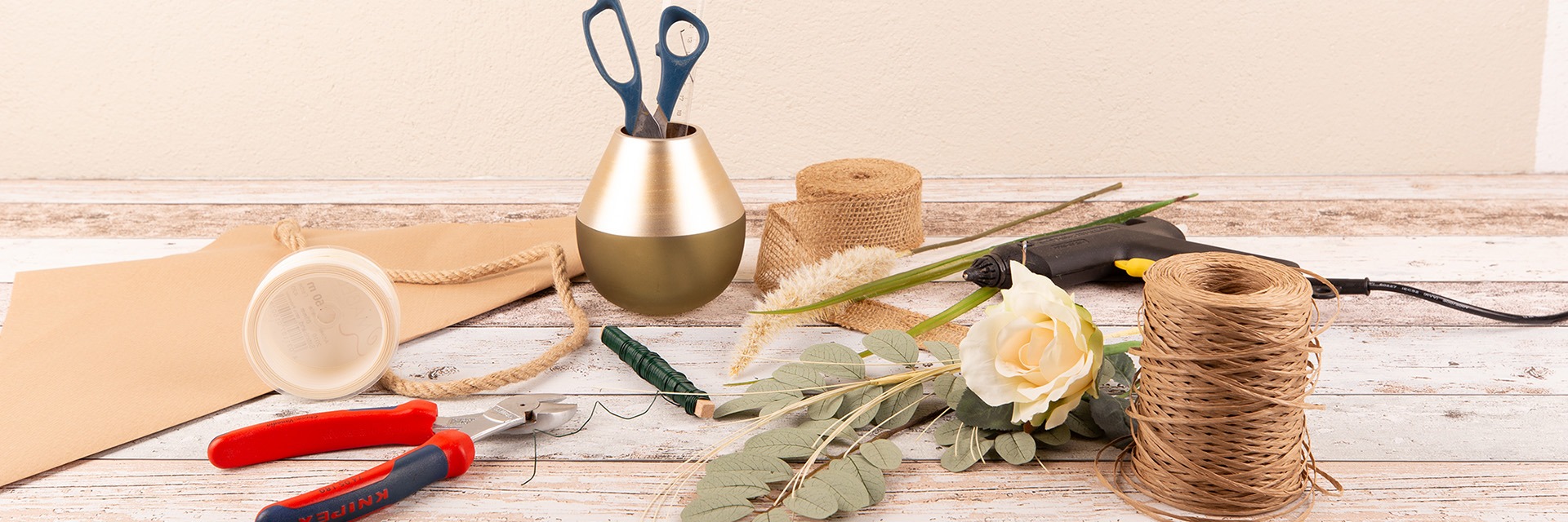 Demandas de clientes con flores y plantas artificiales